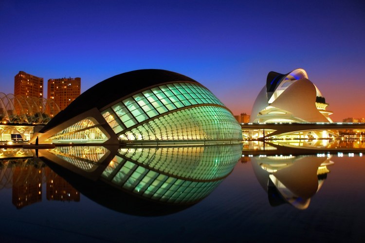 Ciutat-de-les-Arts-i-les-Ciències-in-Valencia-Spain-21